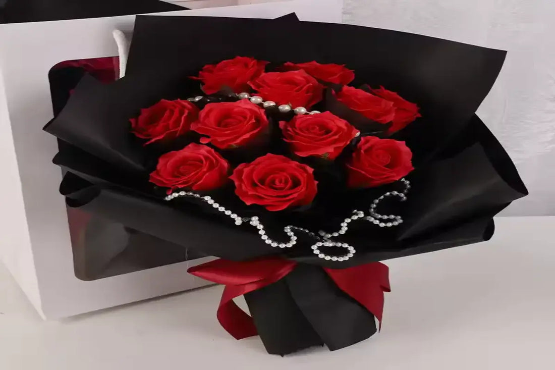 Endless Roses in a Box