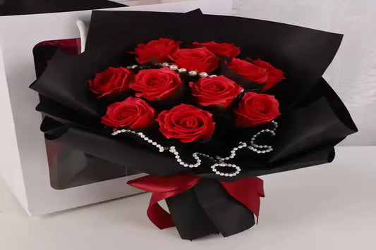 Endless Roses in a Box